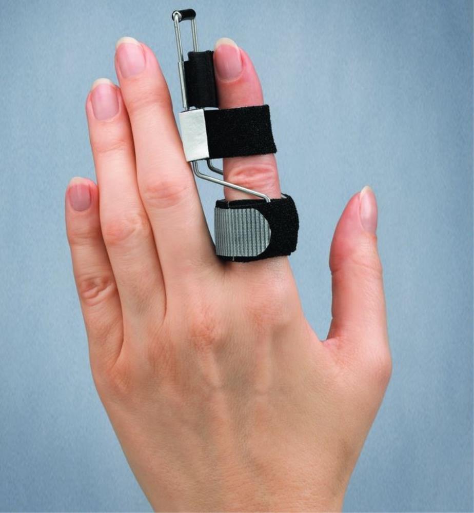 3pp Side Step Splint is an easy to wear finger splint that helps straighten fingers twisted sideways by injury or arthritis.